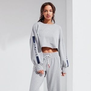 tommy hilfiger uo exclusive logo tape cropped sweatshirt